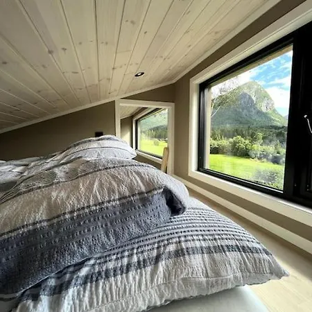 Kavliskogen Panorama Feriehus Isfjorden